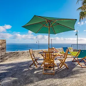 https://villa-araujo-da-costa.madeira-islandshotels.com